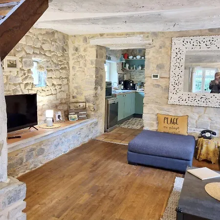 Charmante A Lussan Avec Piscine Privee Et Jardin Closa Villa